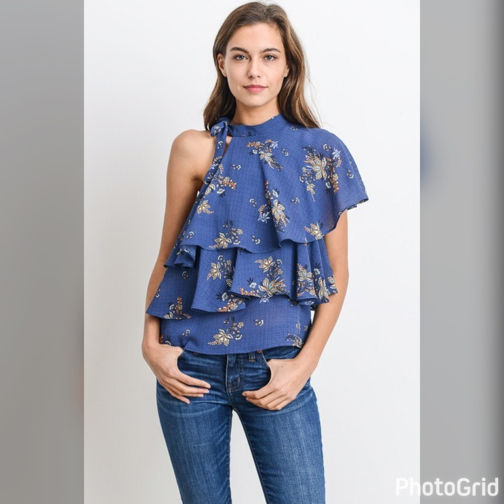 LAST 1! 💕 High Neck One Shoulder Top! - Picture 2 of 3